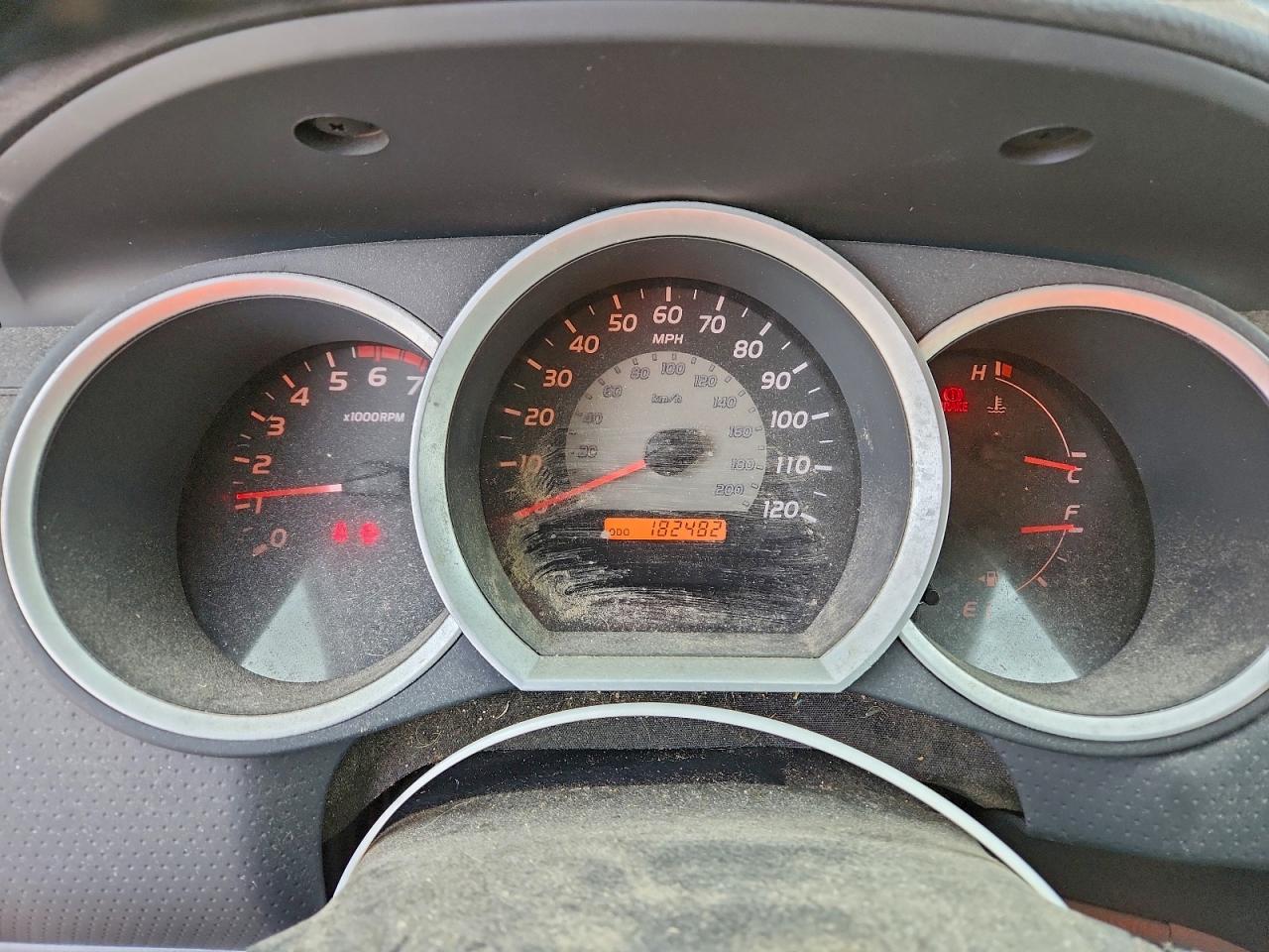 Toyota Tacoma Access Cab Image 10