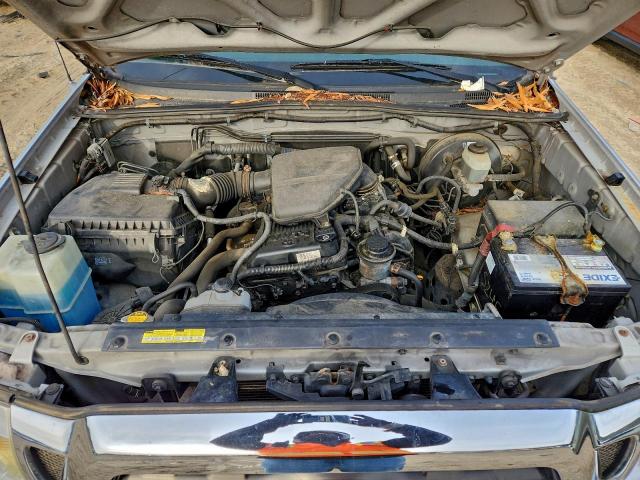 Toyota Tacoma Access Cab Image 4