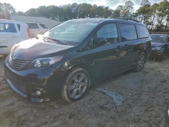  Salvage Toyota Sienna