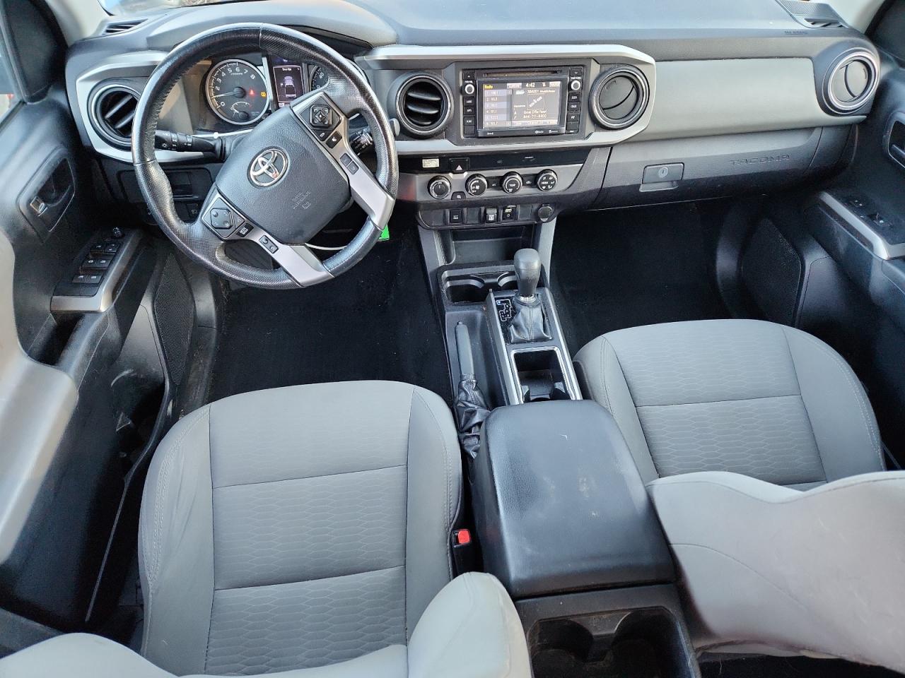 Toyota Tacoma Double Cab Image 6