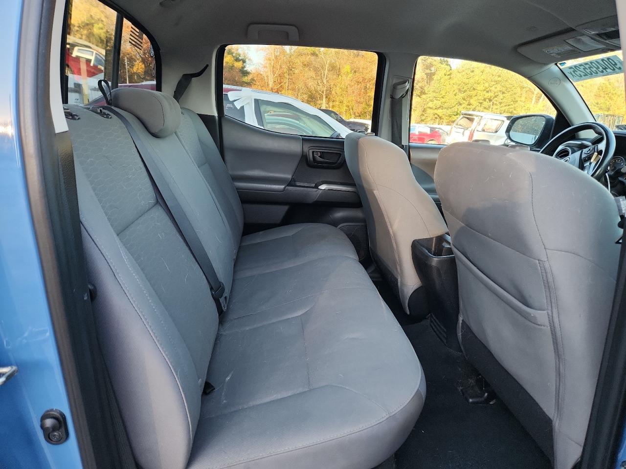 Toyota Tacoma Double Cab Image 7