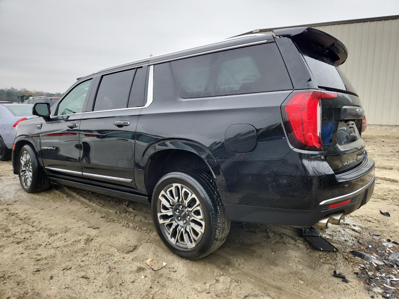 GMC Yukon Denali Ultimate Image 5