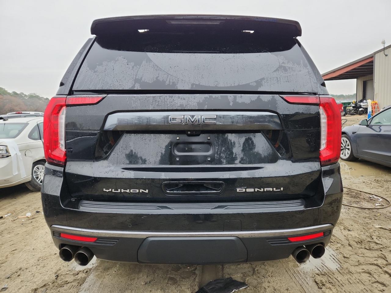 GMC Yukon Denali Ultimate Image 13