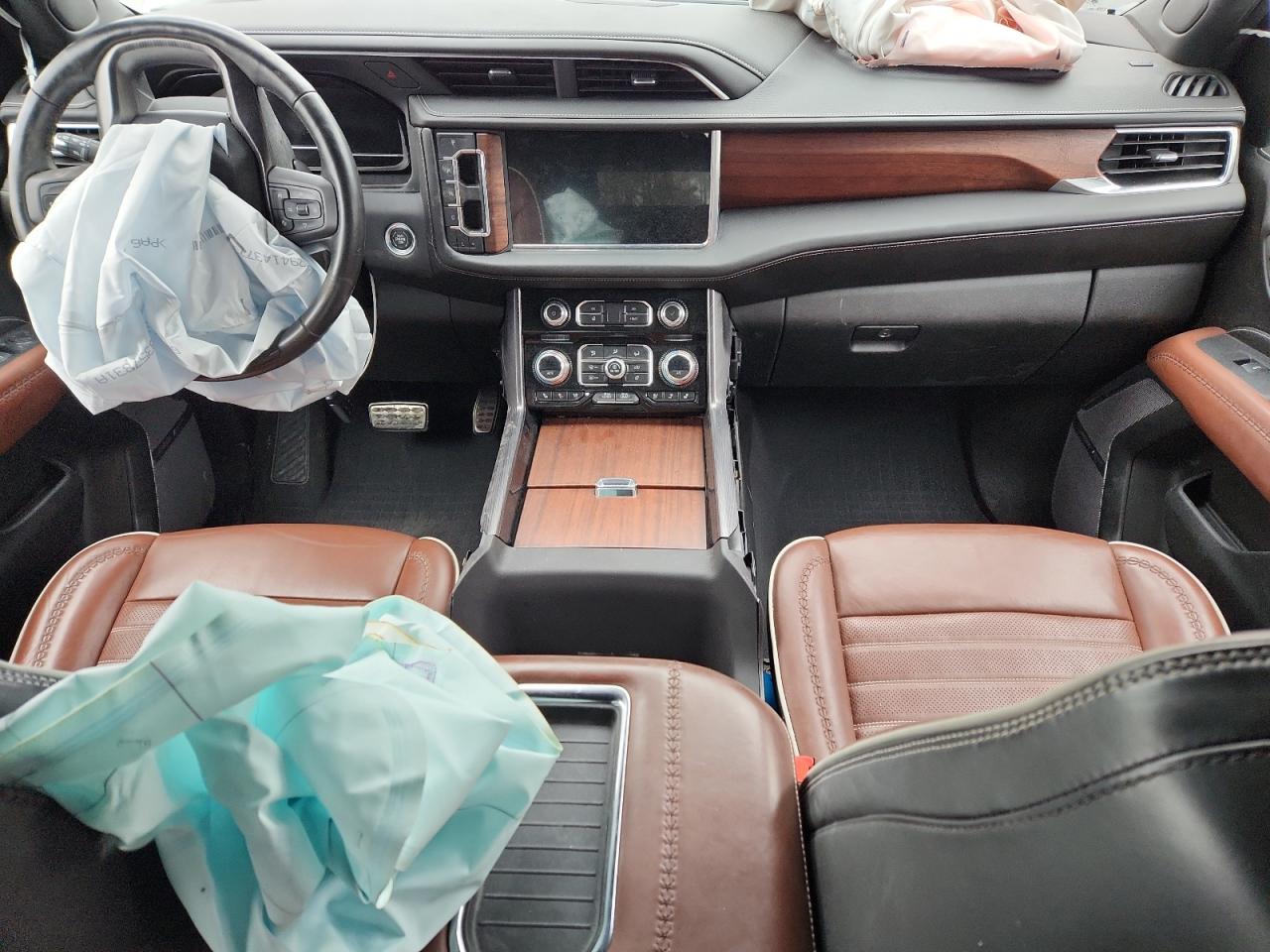 GMC Yukon Denali Ultimate Image 10