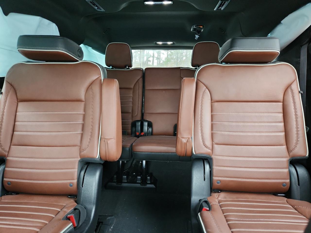 GMC Yukon Denali Ultimate Image 12