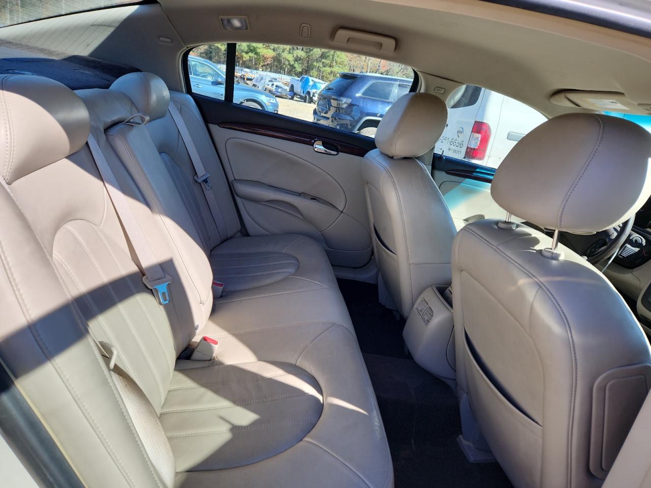 Buick Lucerne Cxl Image 7