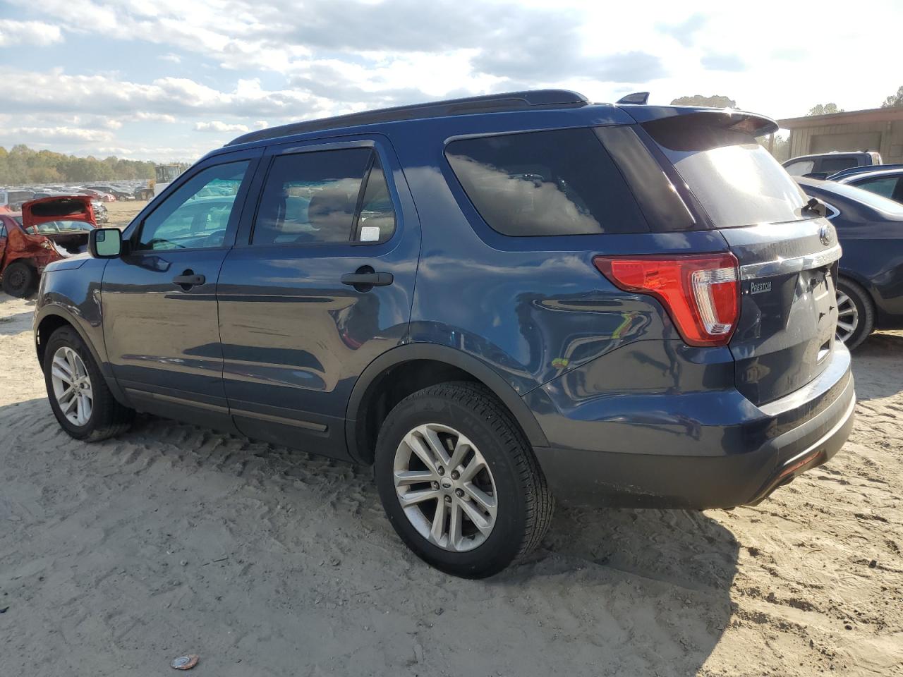 Ford Explorer Image 12