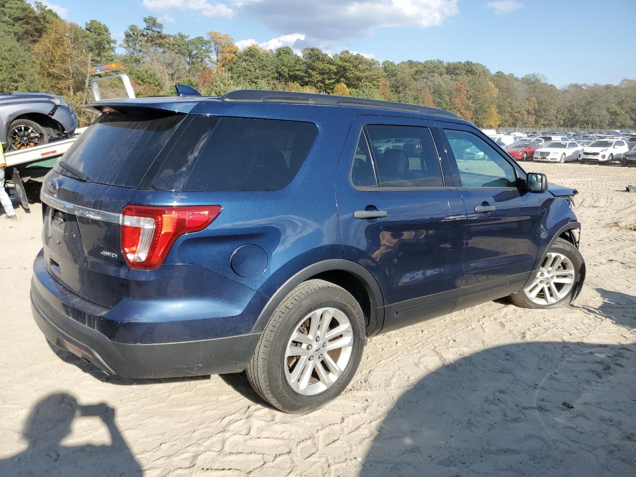 Ford Explorer Image 8