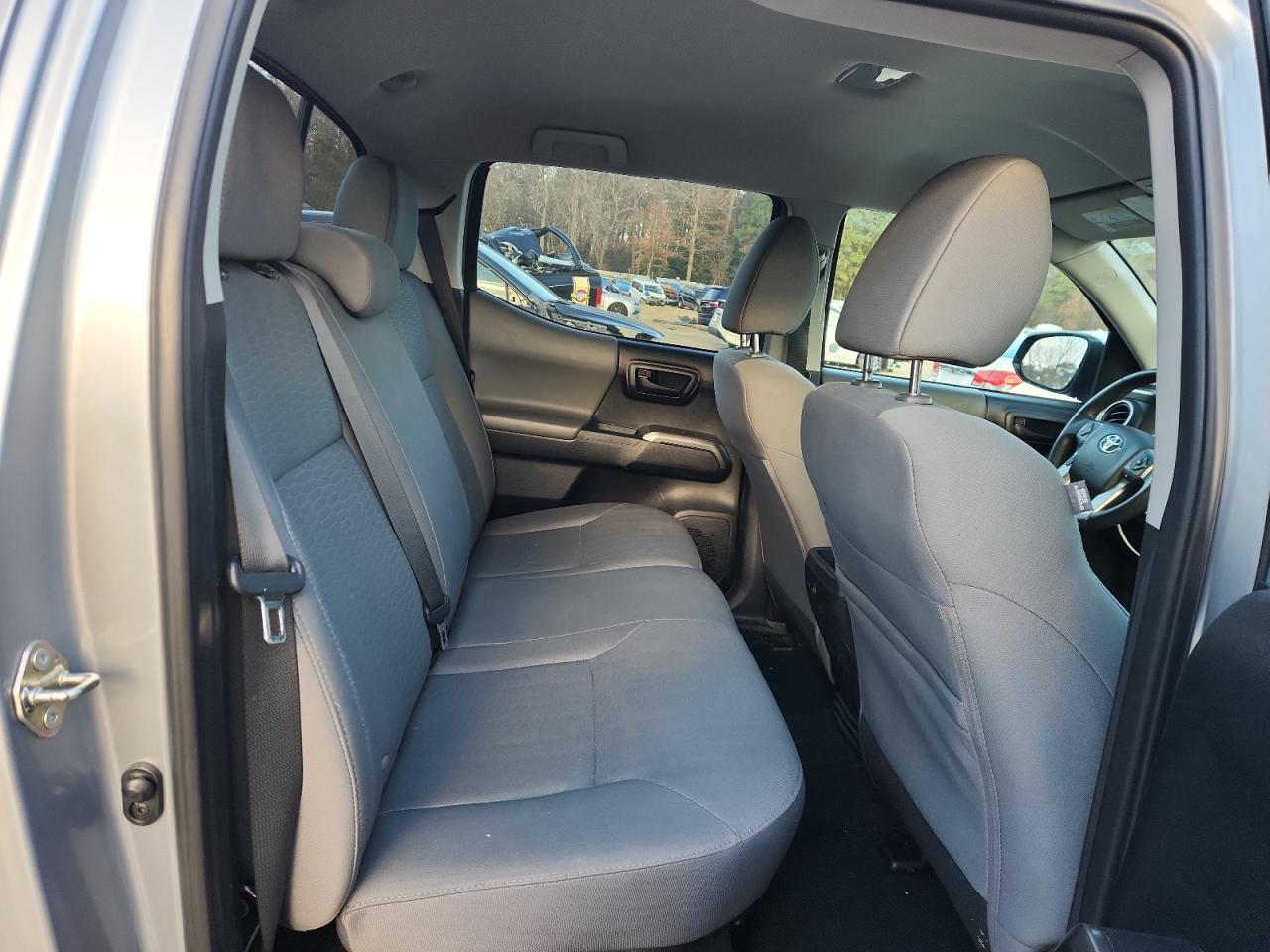 Toyota Tacoma Double Cab Image 7