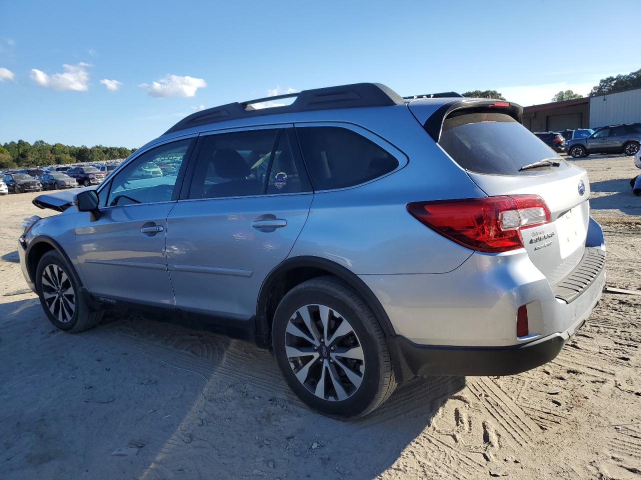 Subaru Outback 2.5i Limited Image 3