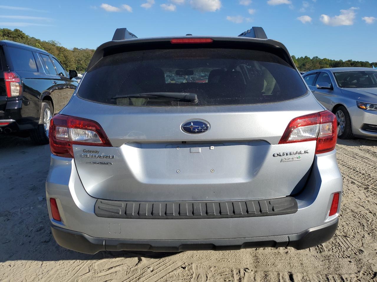 Subaru Outback 2.5i Limited Image 12