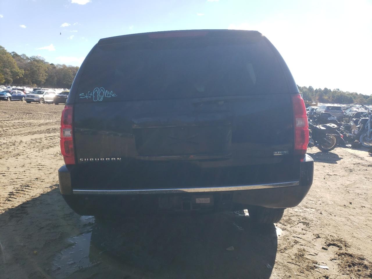 Chevrolet Suburban K1500 Ltz Image 12