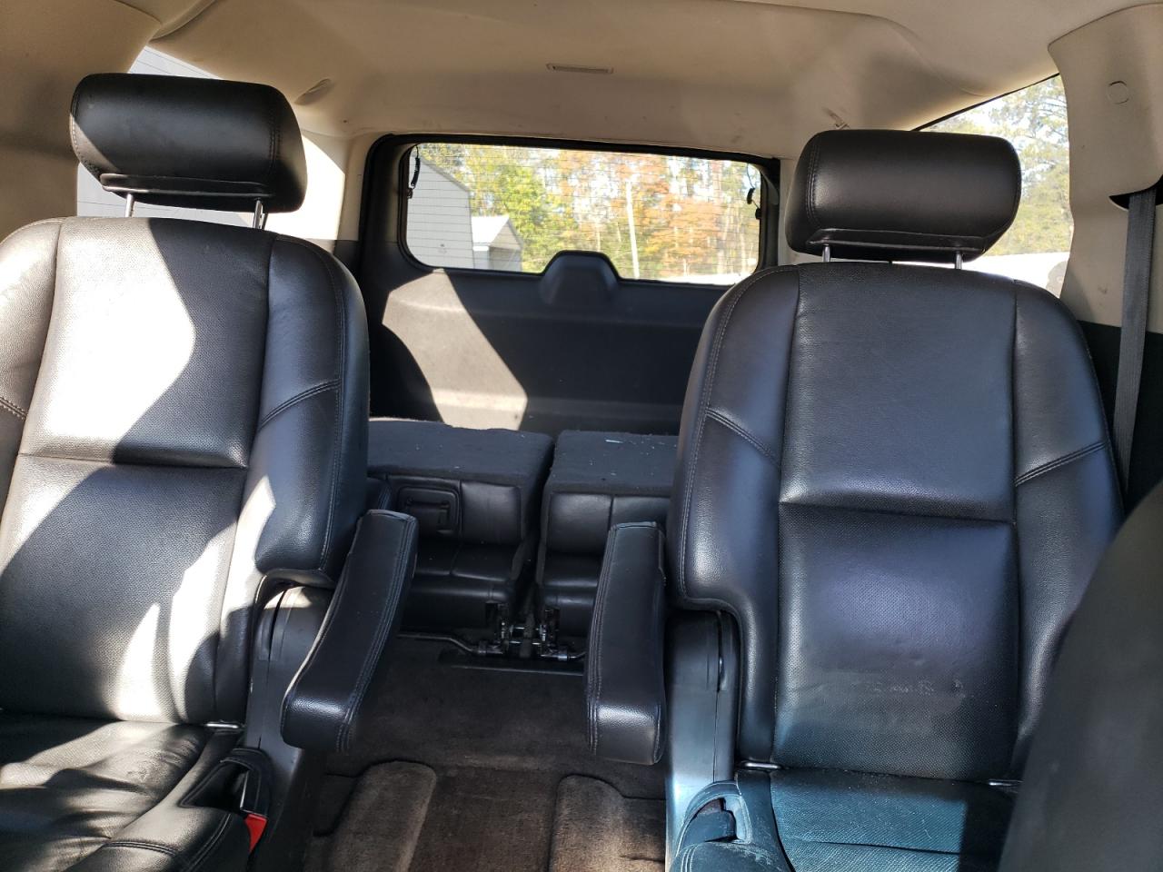 Chevrolet Suburban K1500 Ltz Image 9