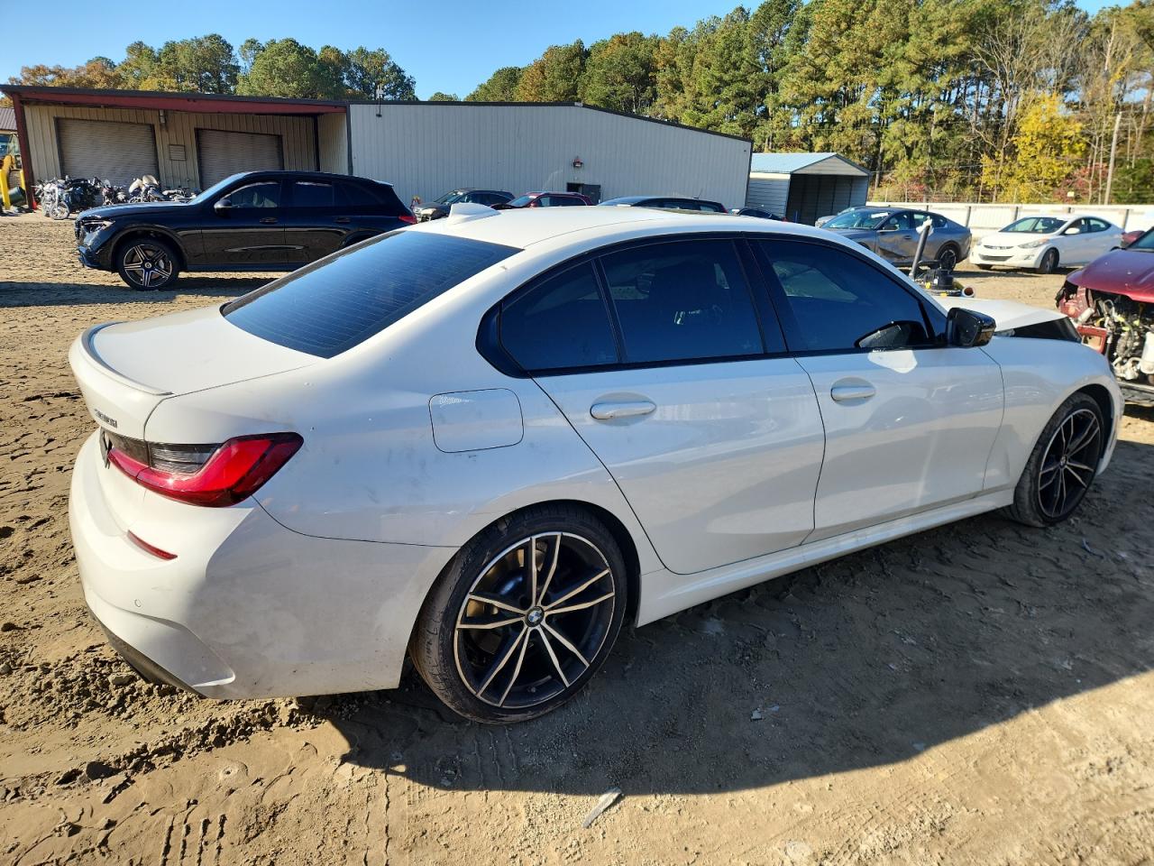 BMW 3 Series Image 9