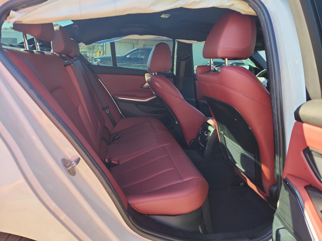 BMW 3 Series Image 11