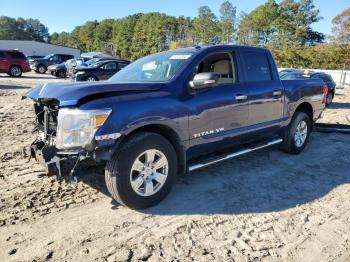  Salvage Nissan Titan