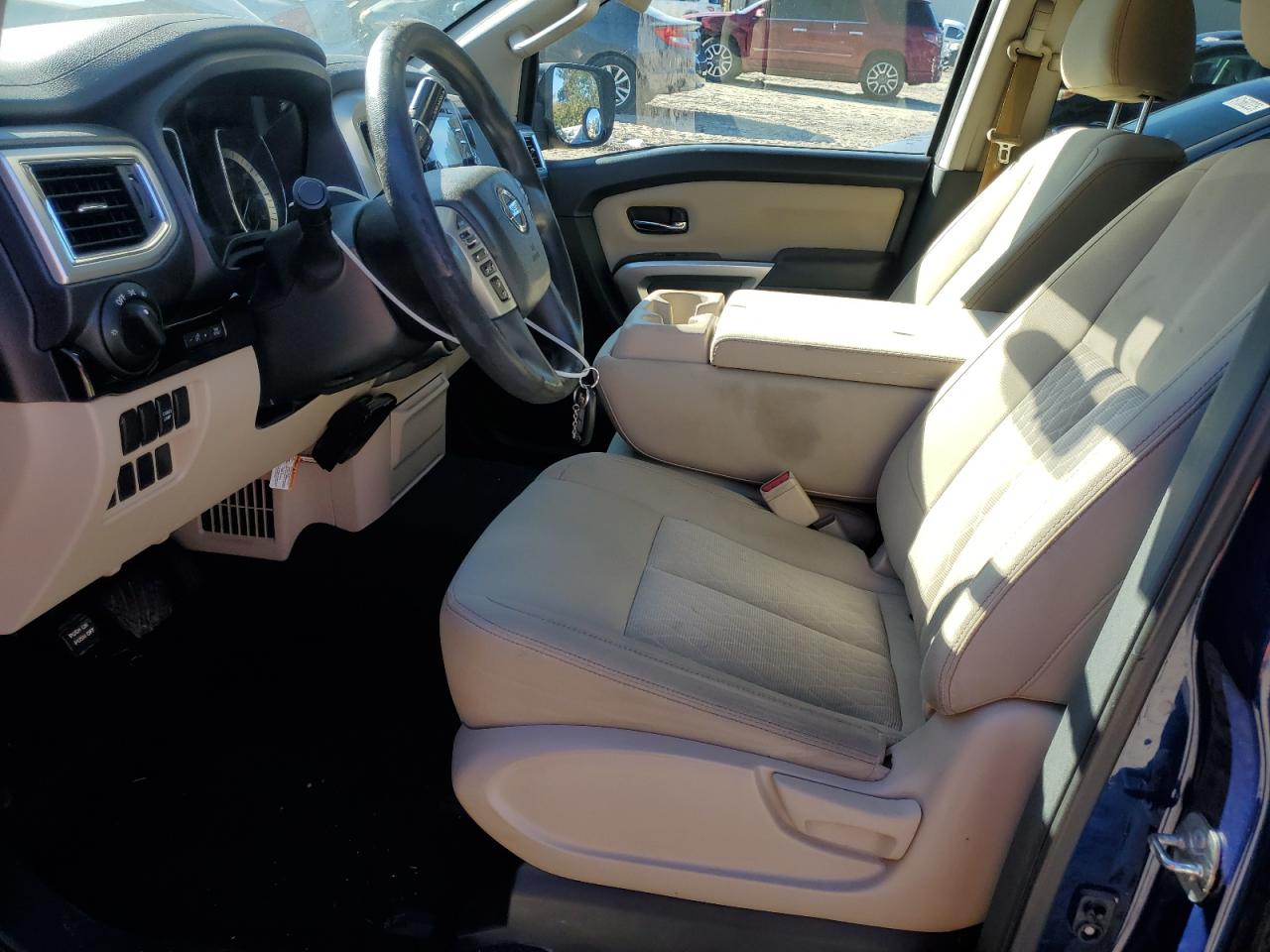 Nissan Titan S Image 3