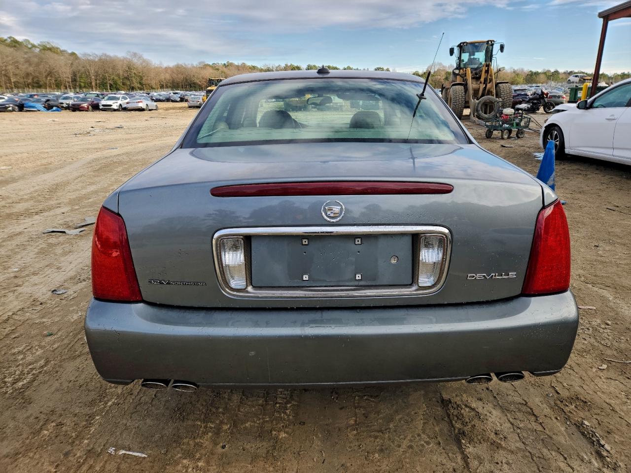 Cadillac DeVille Image 6