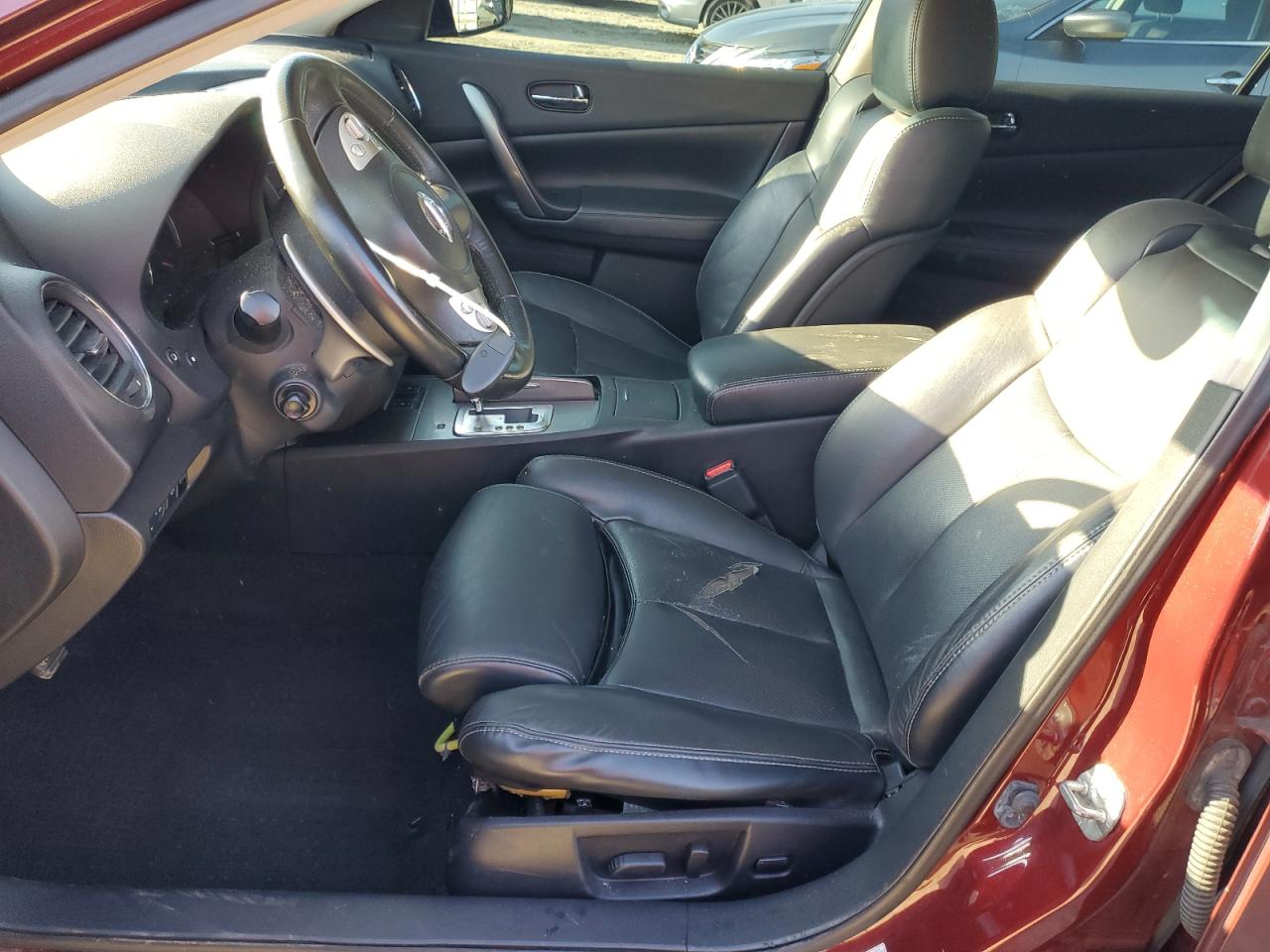 Nissan Maxima S Image 11