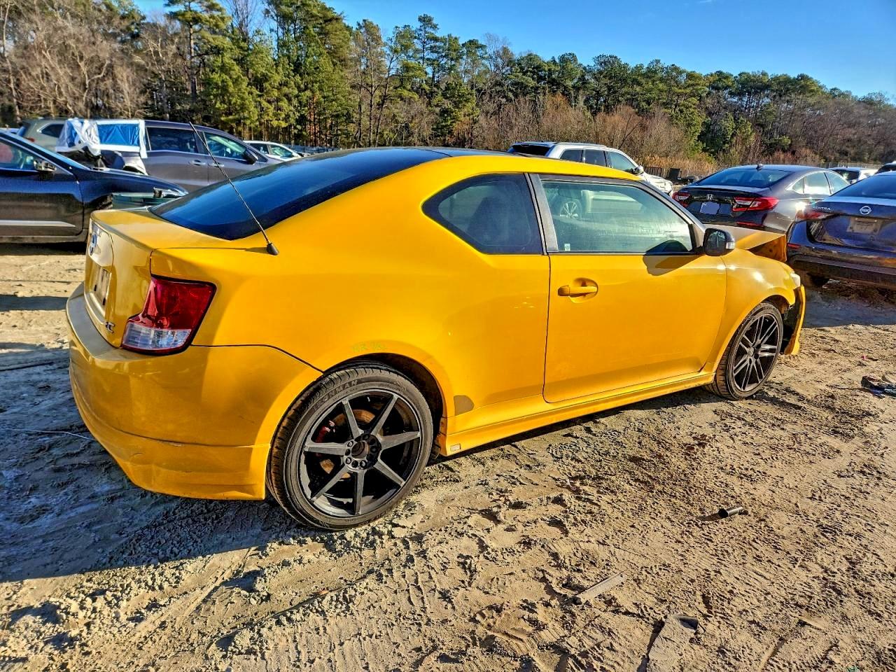 Toyota Scion Image 11