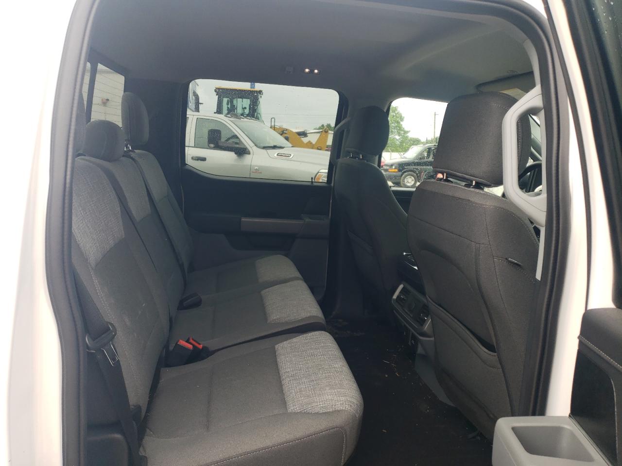 Ford F-150 Supercrew Image 9