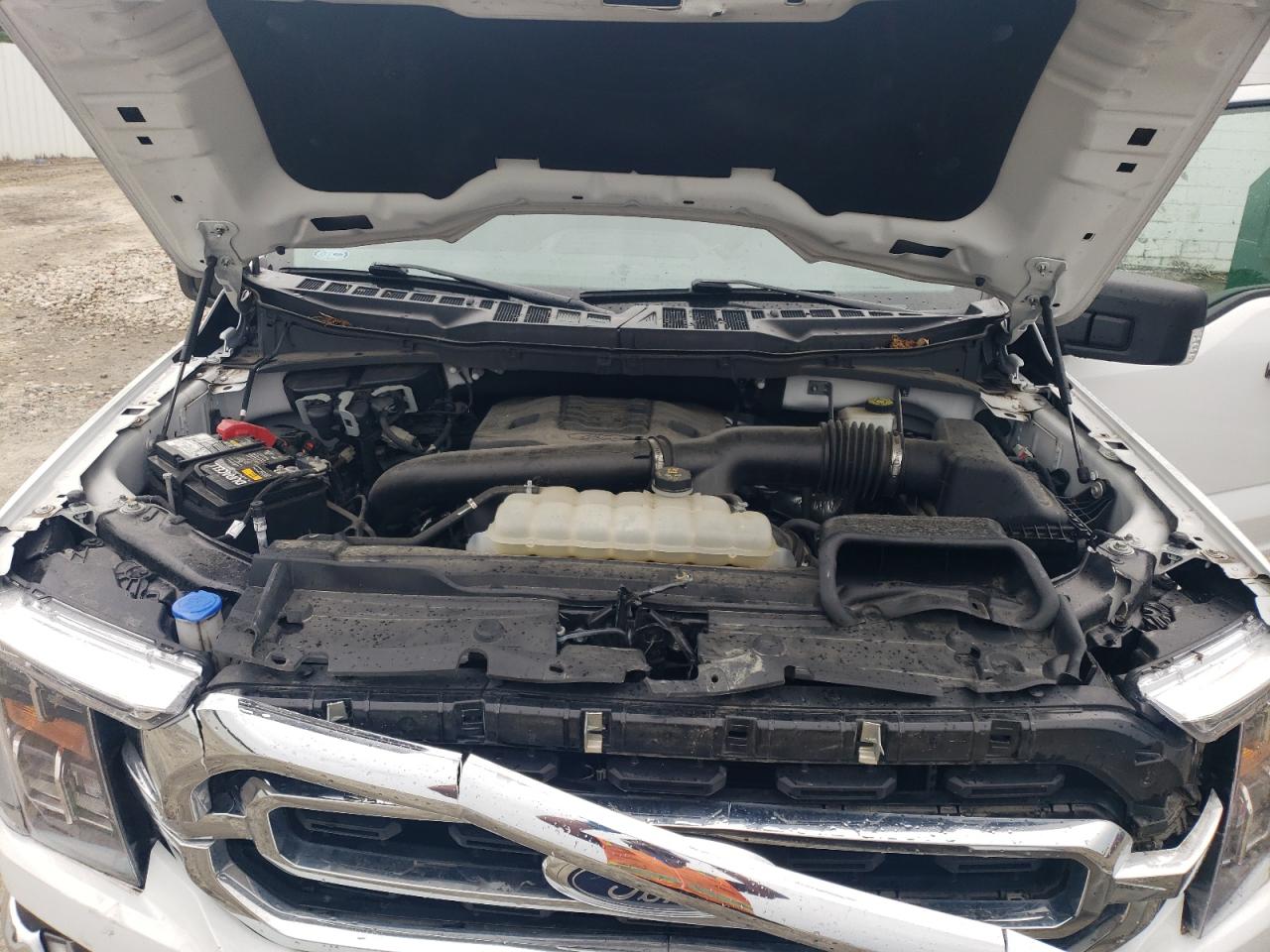 Ford F-150 Supercrew Image 8