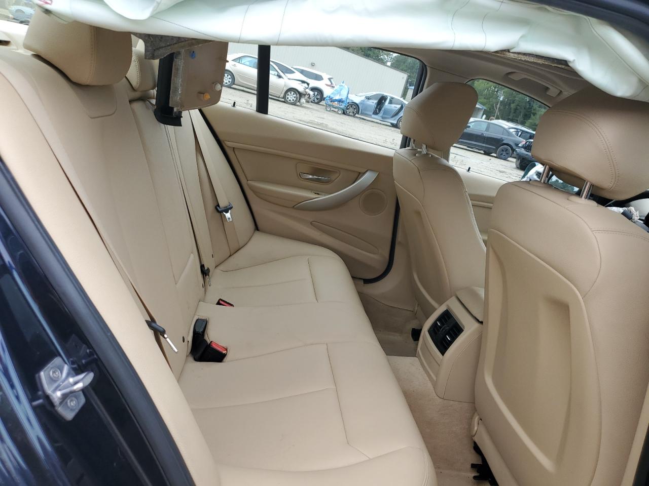 BMW 3 Series Xi Image 12