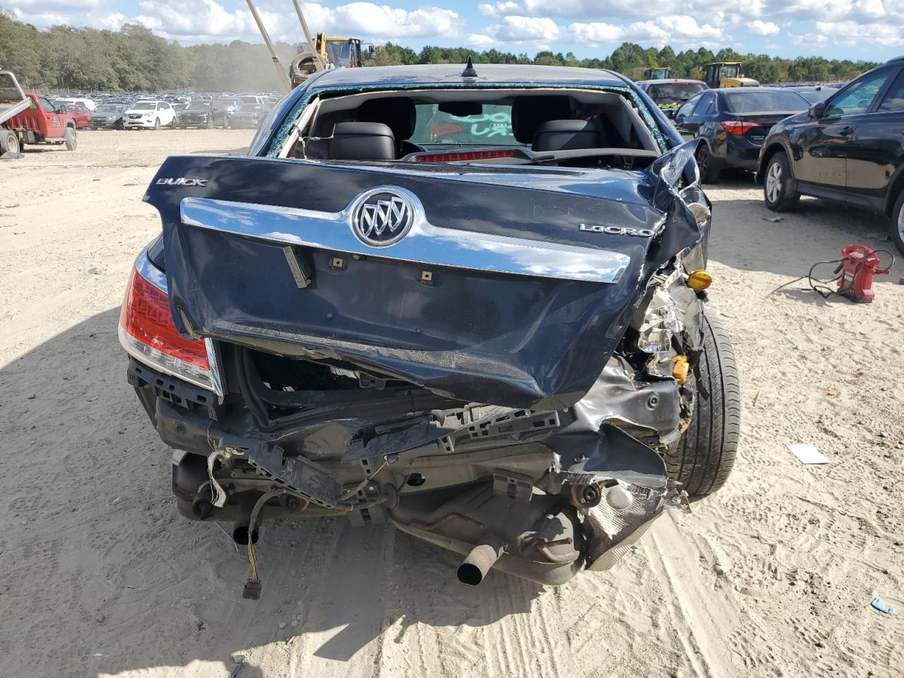 Buick LaCrosse Touring Image 9