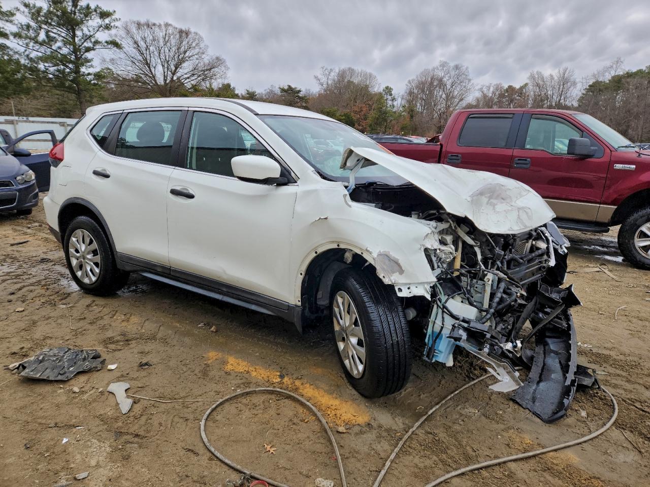 Nissan Rogue S Image 3