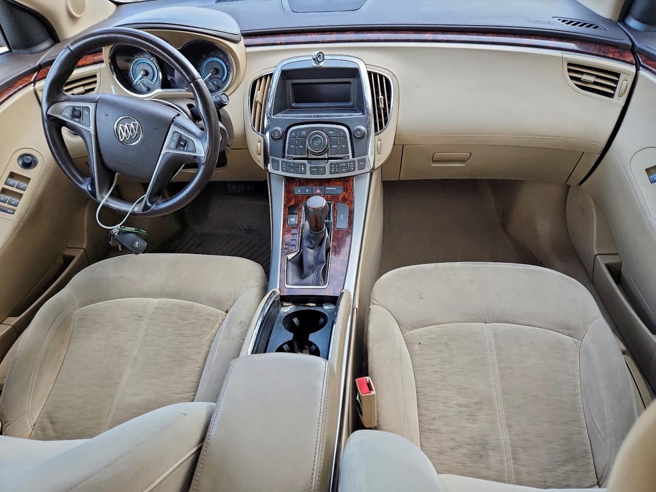 Buick LaCrosse Image 6