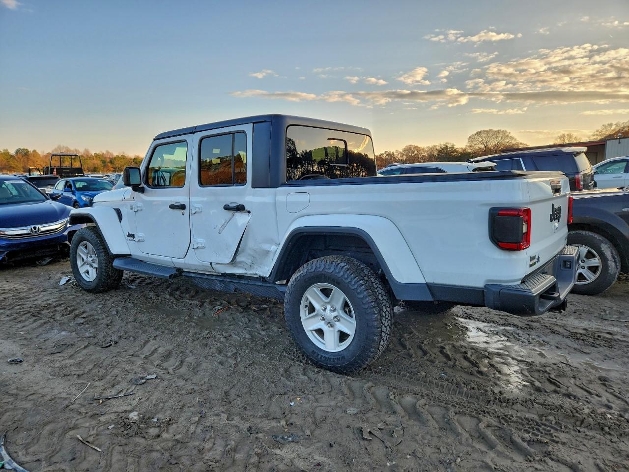 Jeep Gladiator Sport Image 7