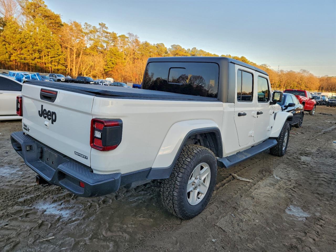 Jeep Gladiator Sport Image 3