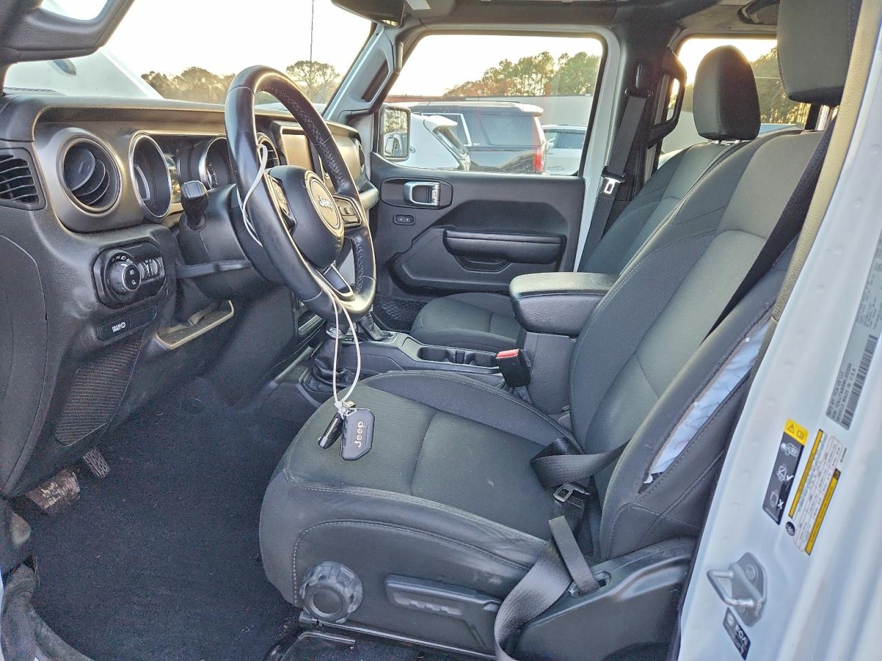 Jeep Gladiator Sport Image 6