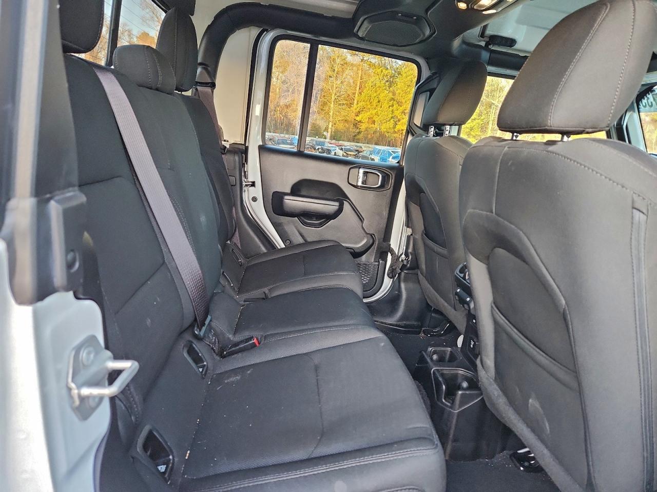 Jeep Gladiator Sport Image 12