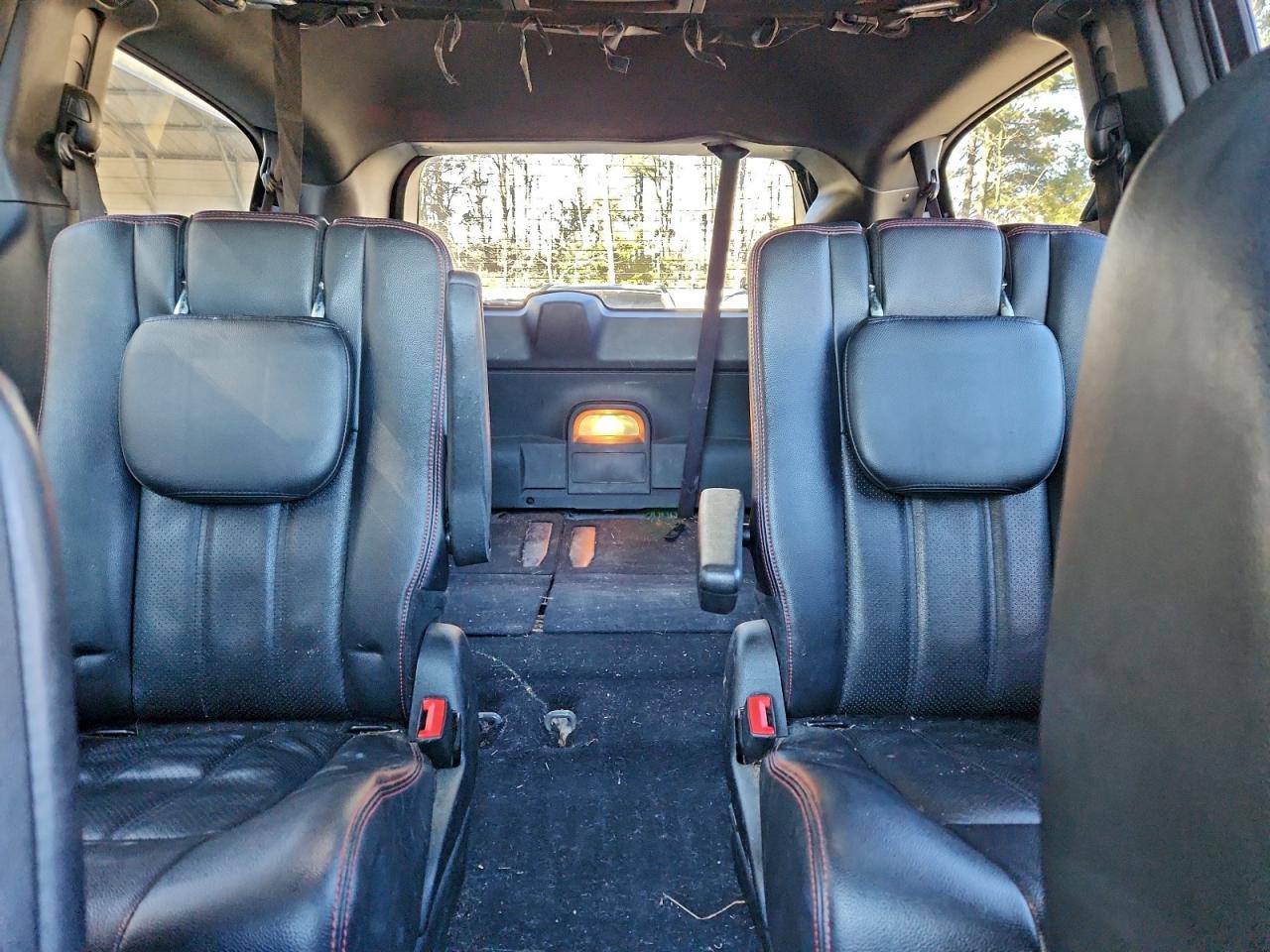 Dodge Caravan R/t Image 12