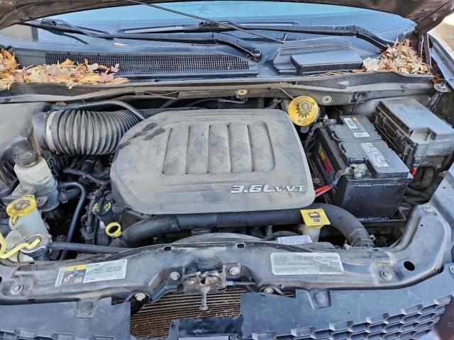 Dodge Caravan R/t Image 11