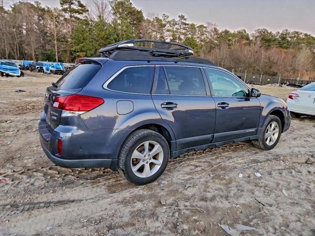 Subaru Outback 2.5i Limited Image 11