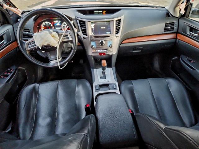 Subaru Outback 2.5i Limited Image 10