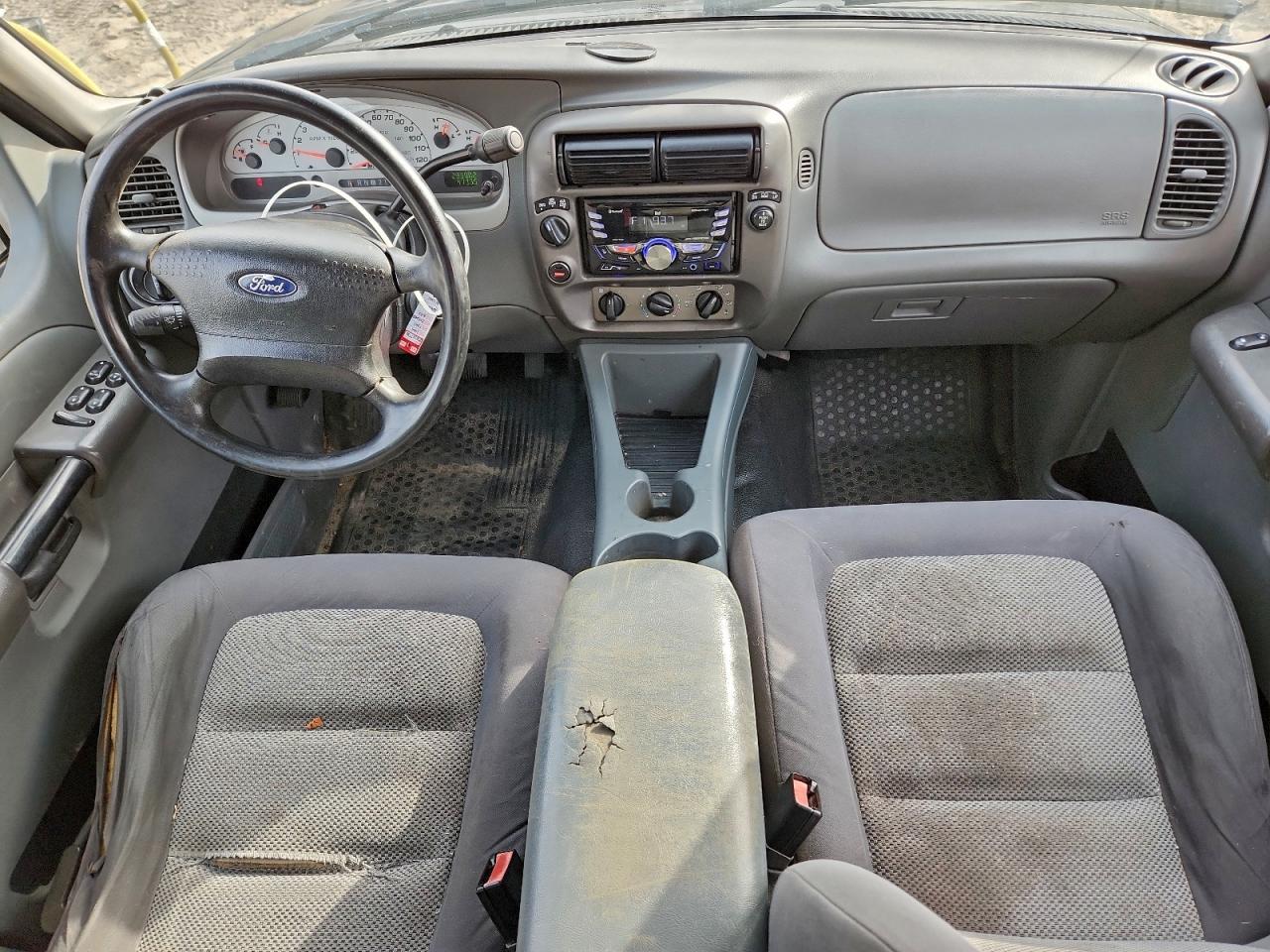 Ford Explorer Image 8