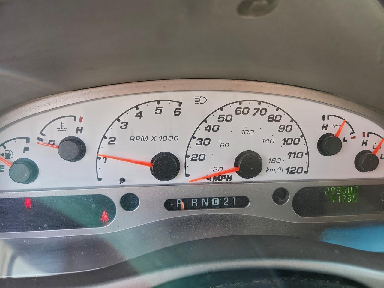 Ford Explorer Image 6