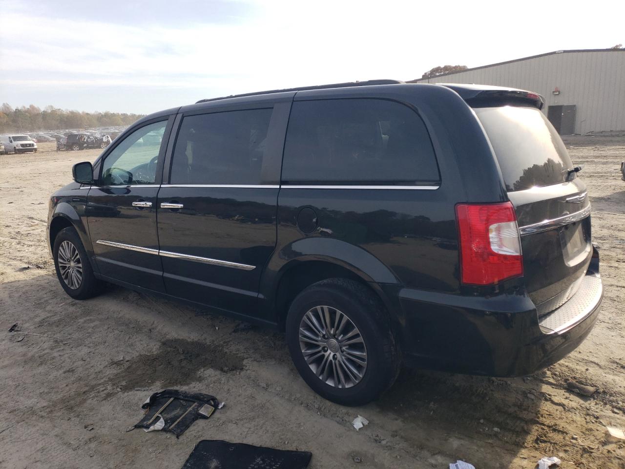 Chrysler Minivan Touring L Image 9