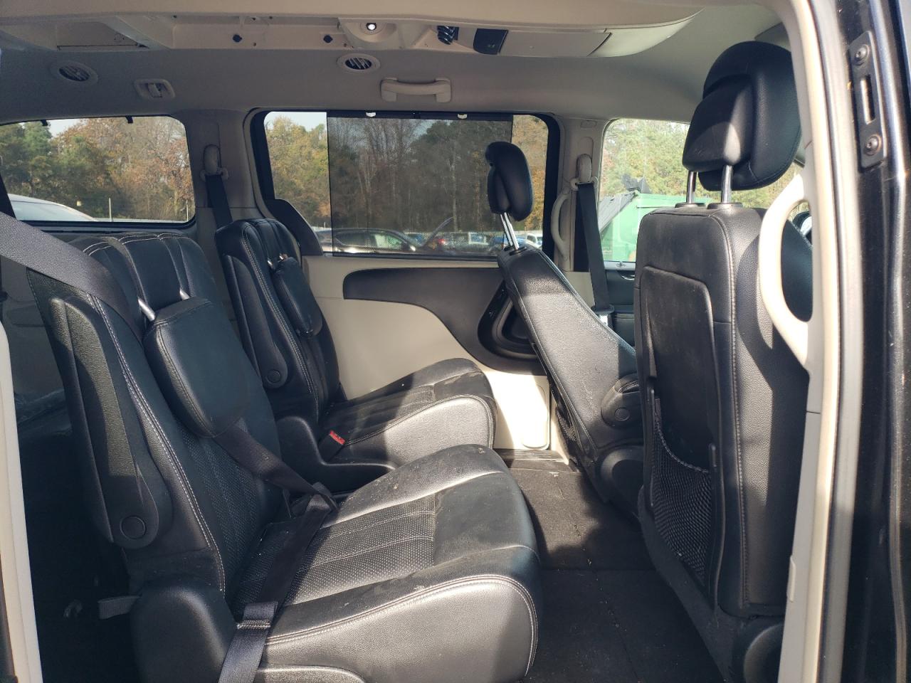 Chrysler Minivan Touring L Image 13