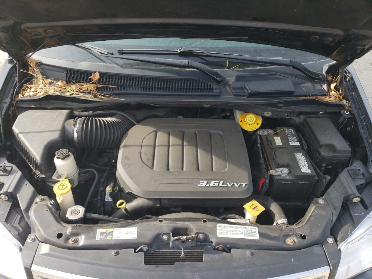 Chrysler Minivan Touring L Image 12