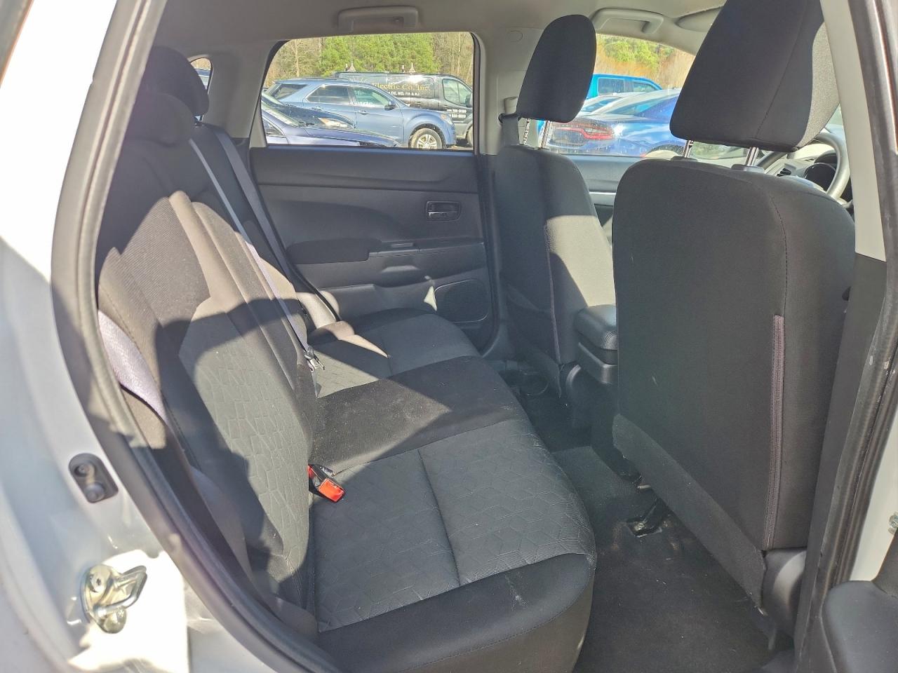 Mitsubishi Outlander Es Image 5