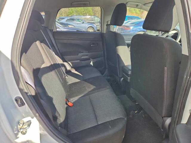 Mitsubishi Outlander Es Image 5