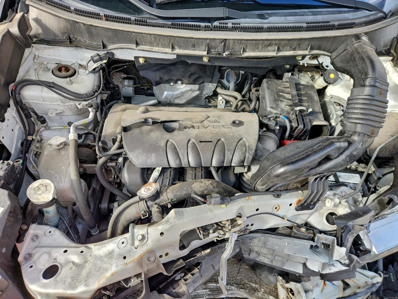 Mitsubishi Outlander Es Image 4