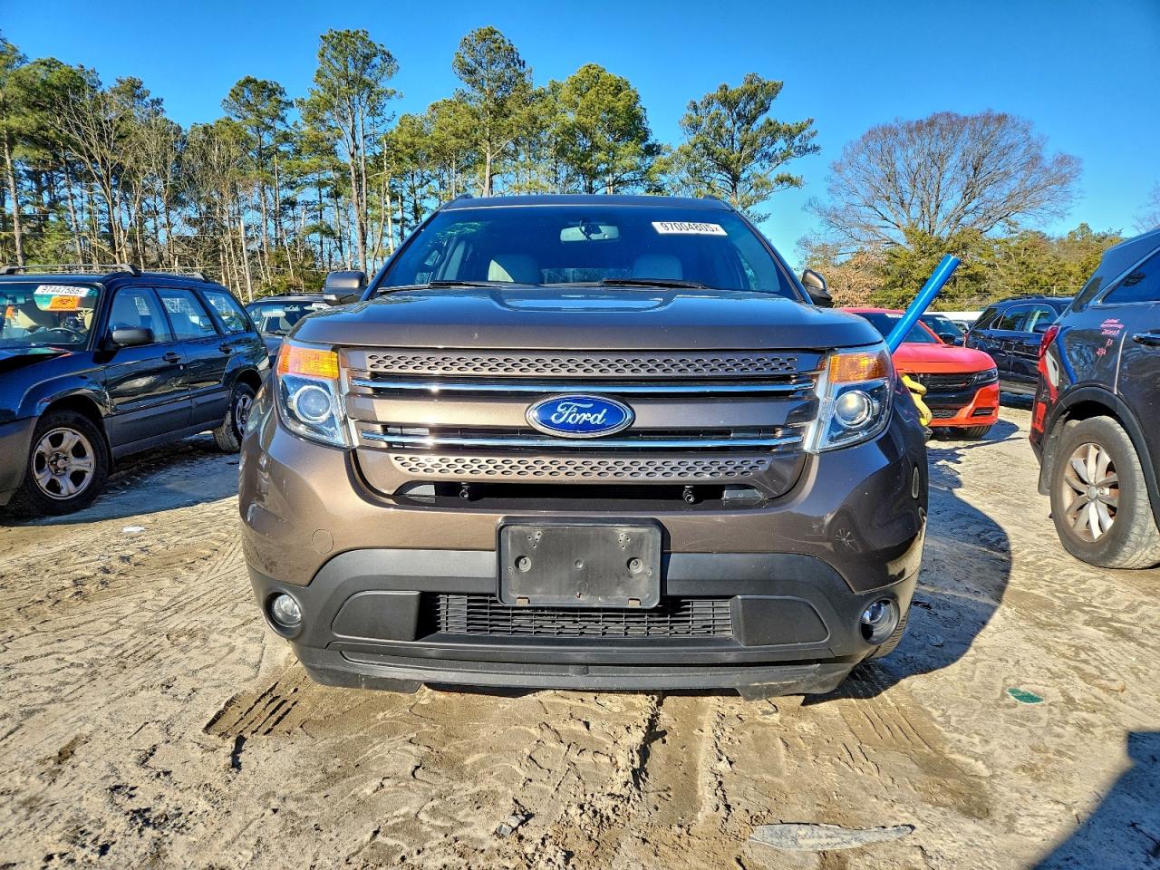 Ford Explorer Limited Image 3