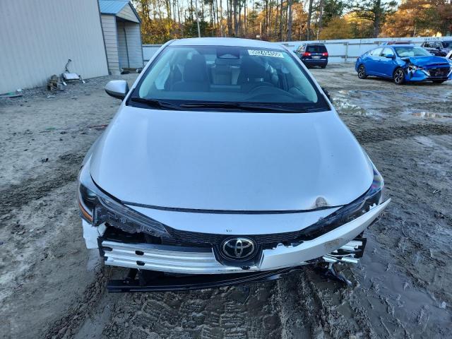 Toyota Corolla Le Image 10