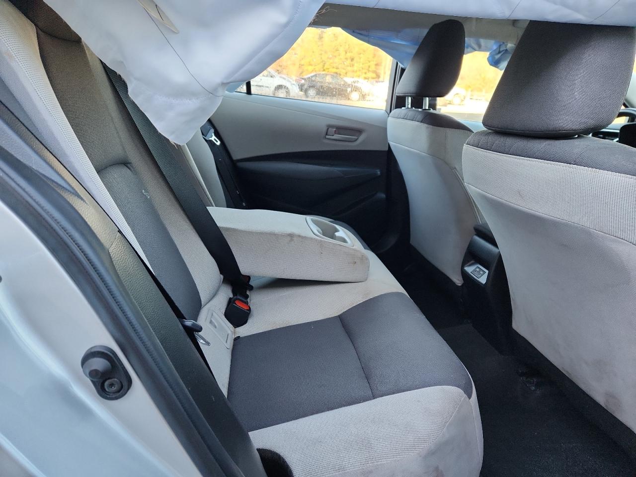 Toyota Corolla Le Image 8