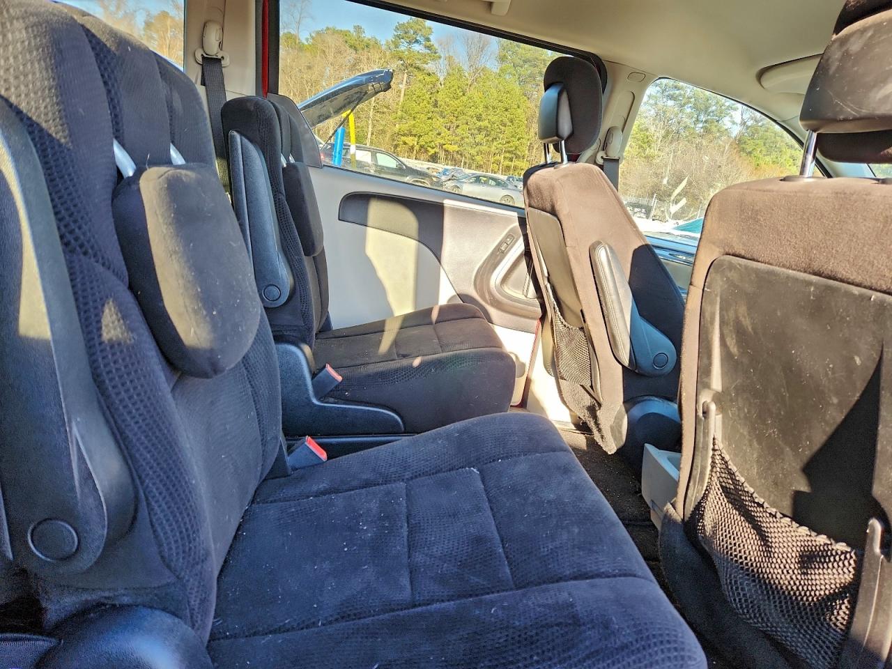 Dodge Caravan Sxt Image 12